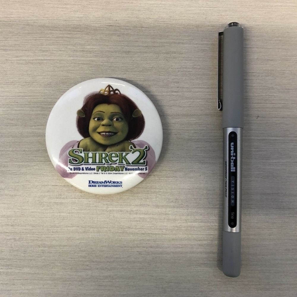 Shrek 2 DVD & Video Release Button - Picture 2 of 3